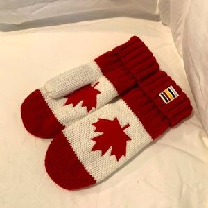 Hudson’s Bay Official Canadian Olympic Outfitter mitts. Adult S/M.